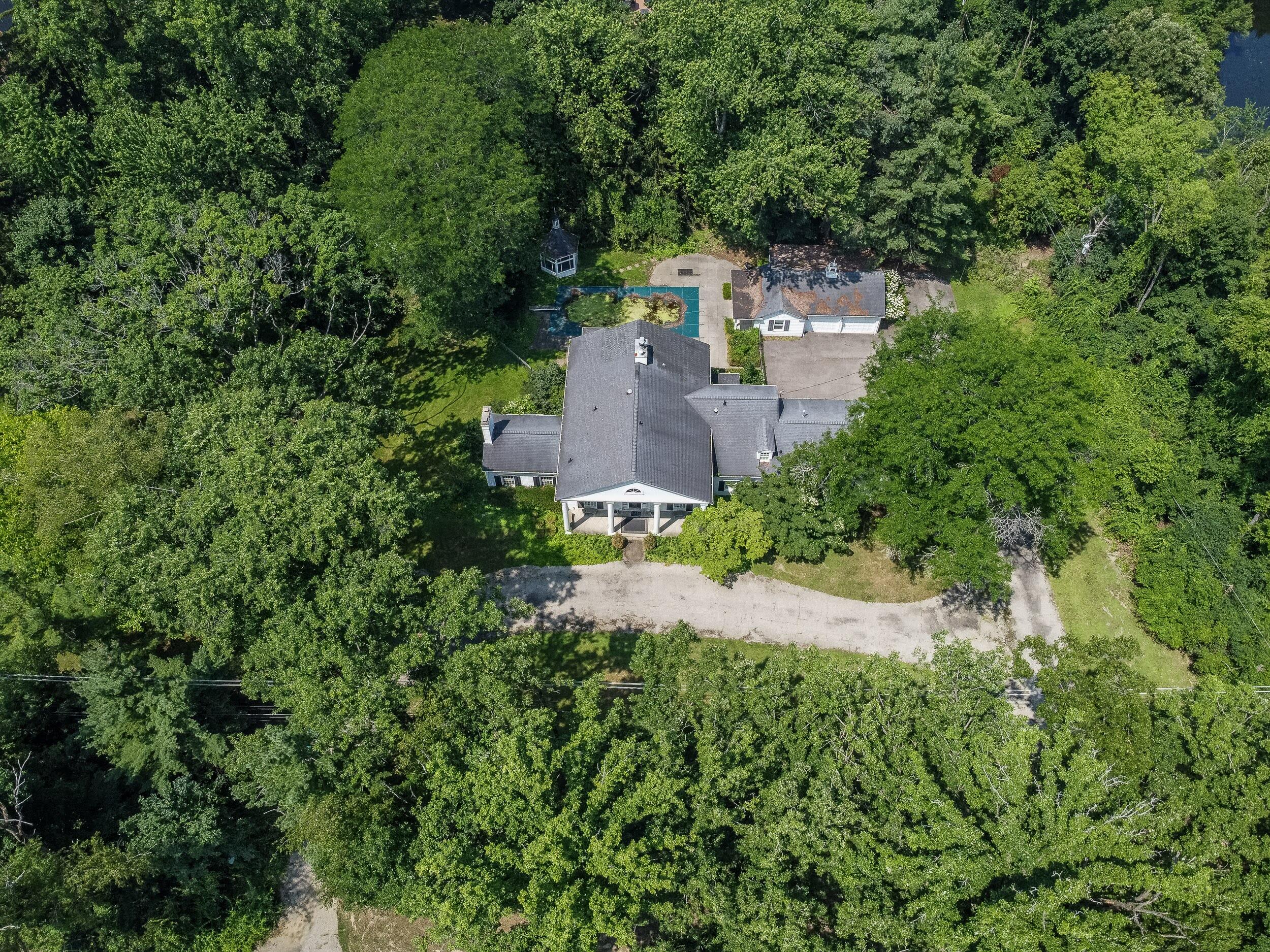 31677 Mountain View Road Franklin, MI 48025 - Photo 11 of 77 31677 Mountain View Rd (9 of 94)