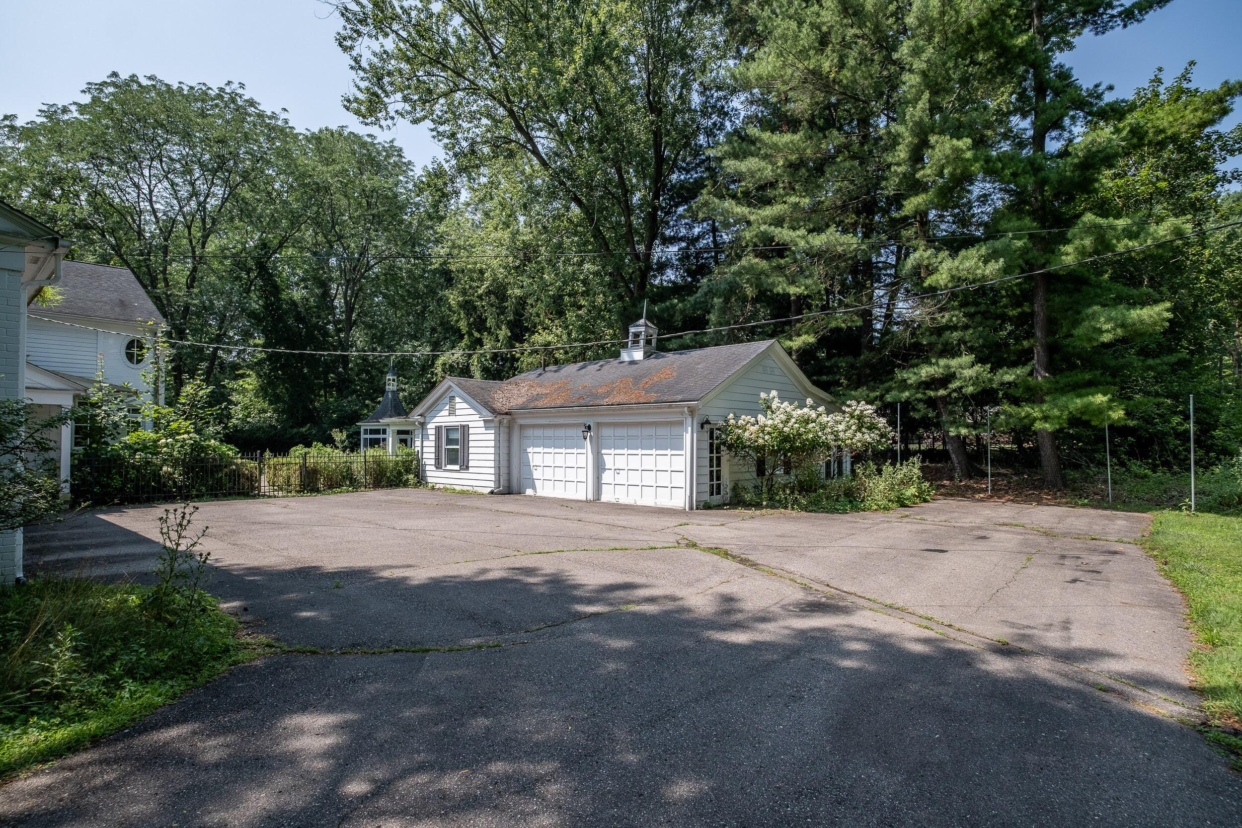 31677 Mountain View Road Franklin, MI 48025 - Photo 71 of 77 31677 Mountain View Rd (93 of 94)