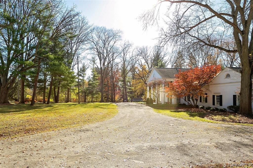 31677 Mountain View Road Franklin, MI 48025 - Photo 73 of 77 20230505083128578760000000-o
