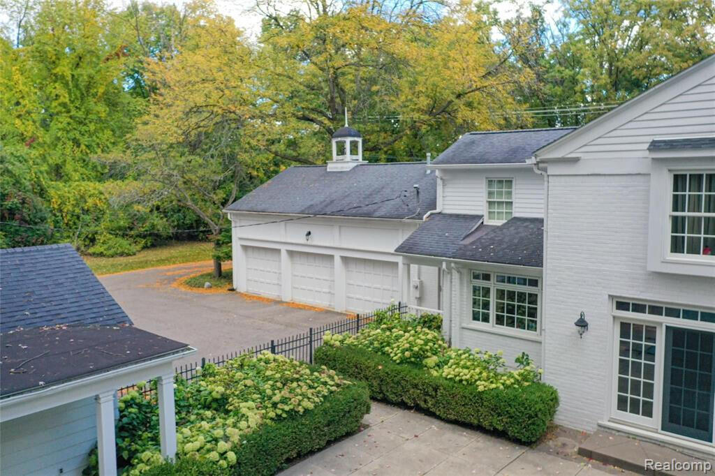 31677 Mountain View Road Franklin, MI 48025 - Photo 77 of 77 20230505083128578788000000-o