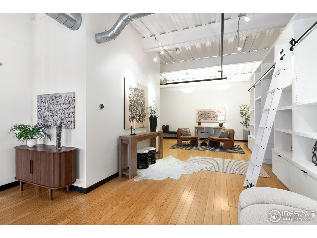 1360 Walnut Street, Unit 202 Boulder, CO 80302 - Photo 22 of 50 Welcoming entry!