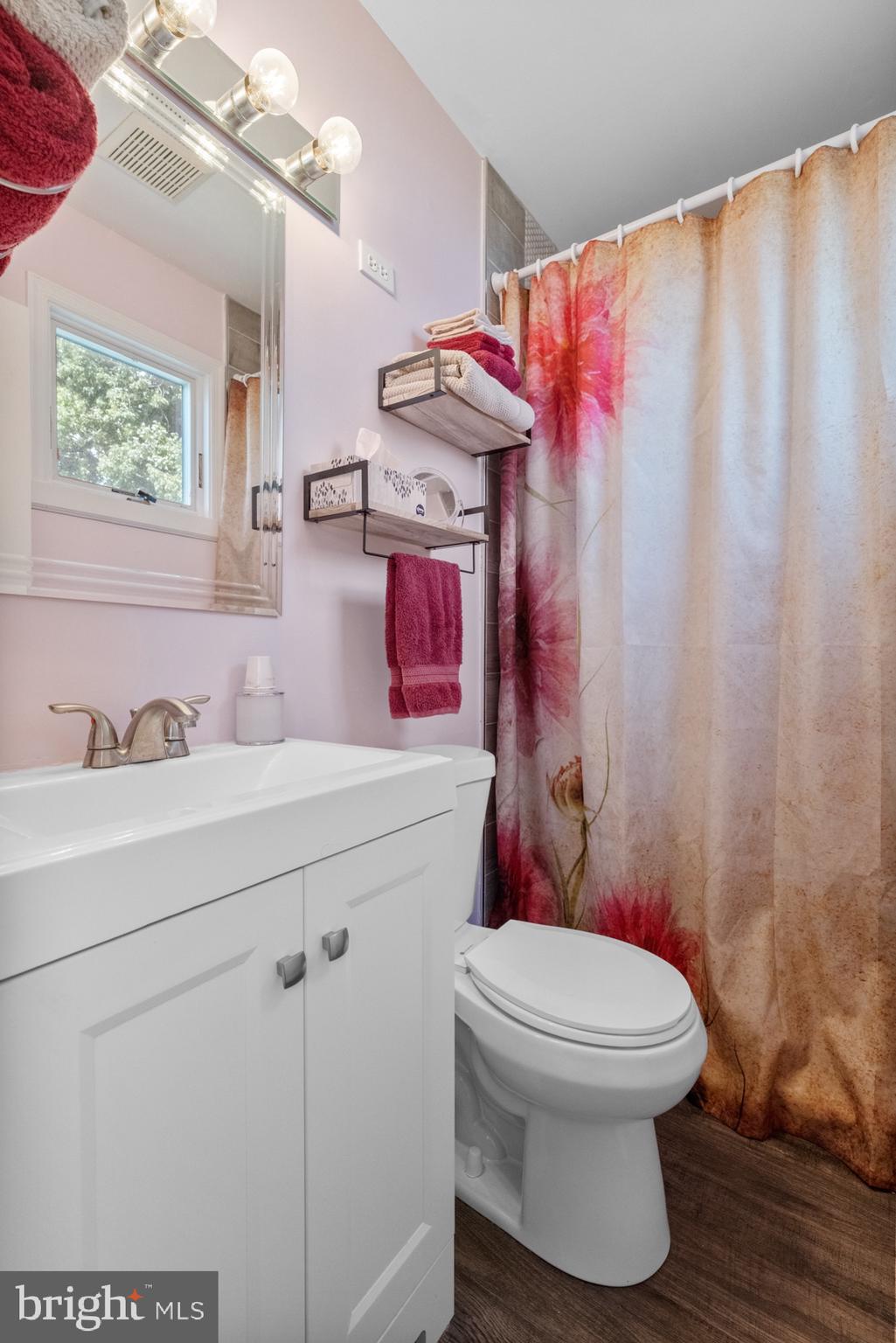 508 Elford Road Fairless Hills, PA 19030 - Photo 19 of 30 En suite full bath