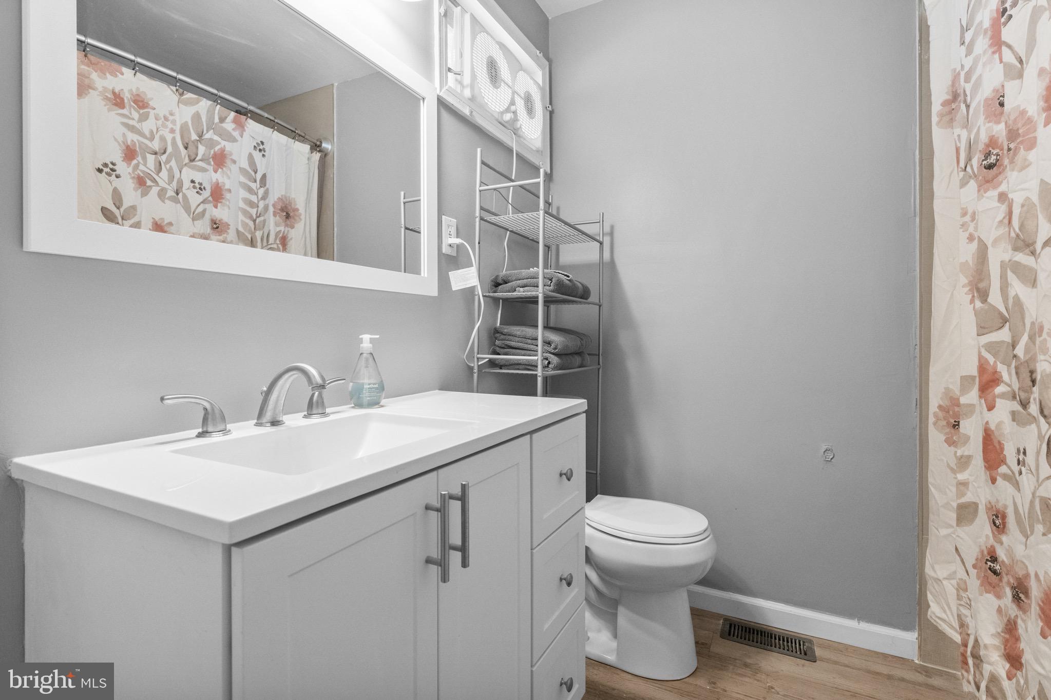 508 Elford Road Fairless Hills, PA 19030 - Photo 22 of 30 Hall Full Bath