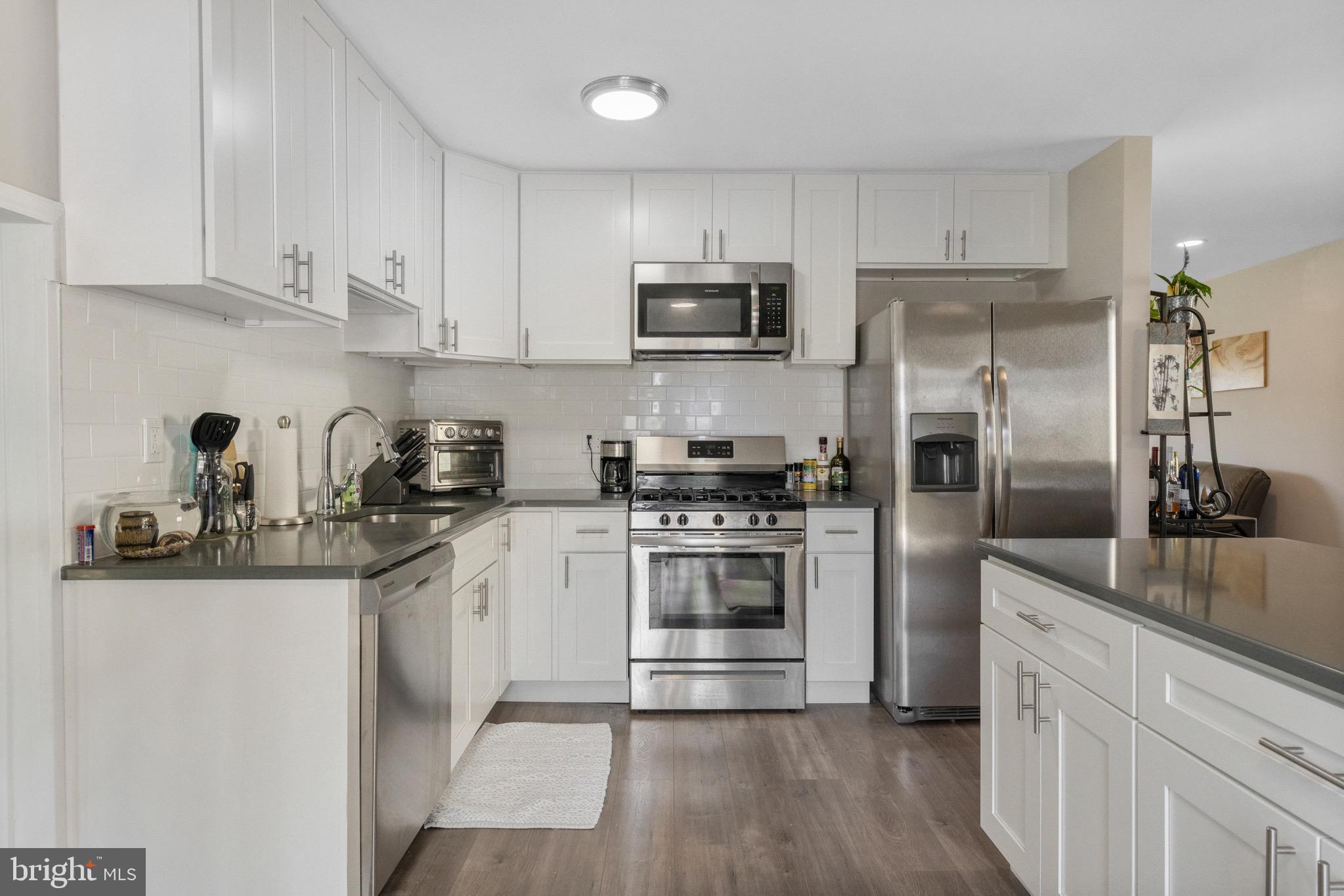 508 Elford Road Fairless Hills, PA 19030 - Photo 8 of 30 Beautifully Updated Kitchen
