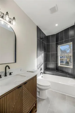 $575,000 | 3312 Holmes Street, Kansas City, MO 64109