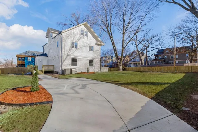 $575,000 | 3312 Holmes Street, Kansas City, MO 64109