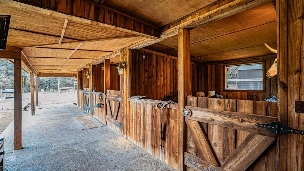 1904 Floyd Road Weatherford, TX 76087 - Photo 19 of 38 3 Horse Stables
