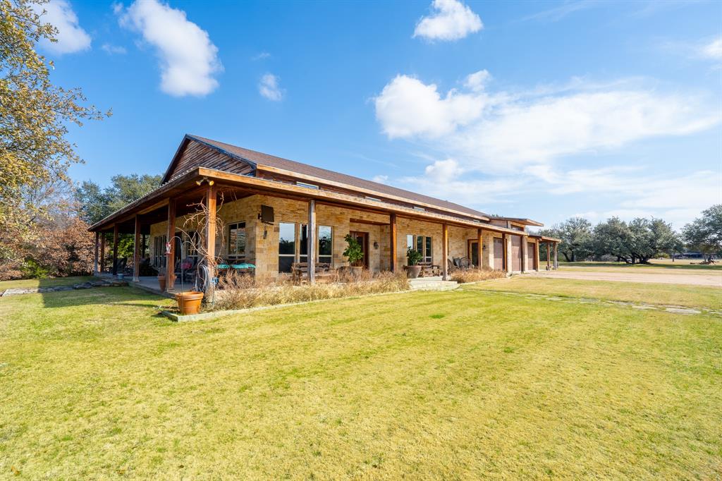1904 Floyd Road Weatherford, TX 76087 - Photo 23 of 38 Side Corner View of Guest House