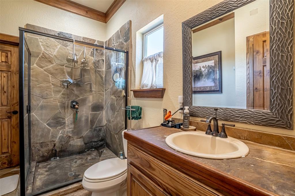 1904 Floyd Road Weatherford, TX 76087 - Photo 26 of 38 Guest House Bathroom