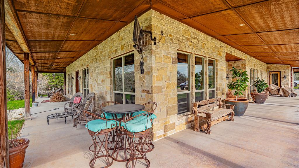 1904 Floyd Road Weatherford, TX 76087 - Photo 31 of 38 Guest House covered patio area
