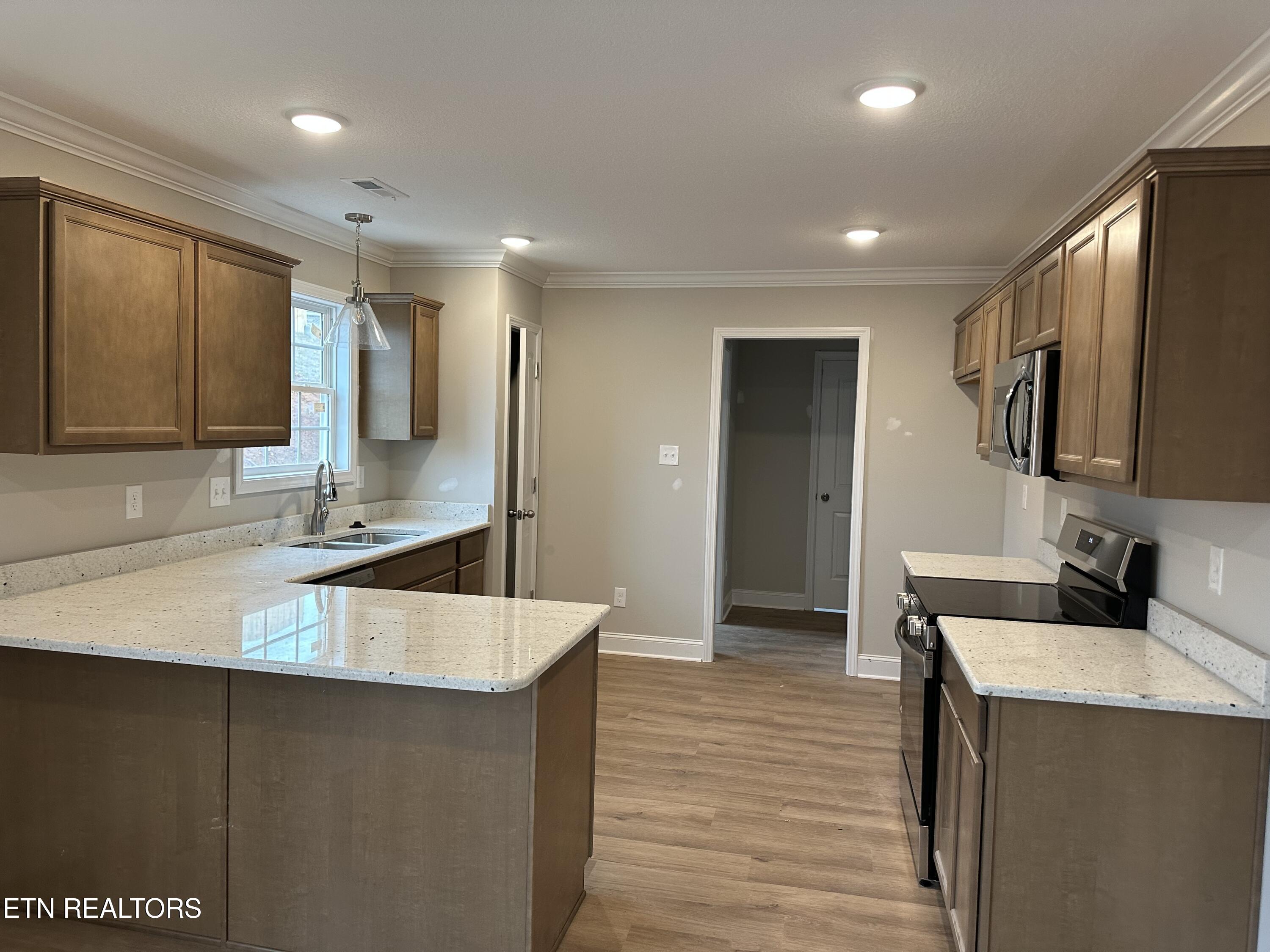 8022 Tree Line Lane Corryton, TN 37721 - Photo 6 of 9 Kitchen