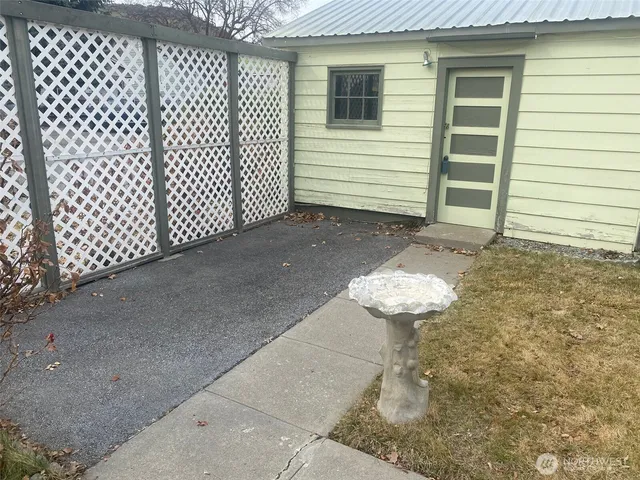 $280,000 | 220 West Apple Street, Omak, WA 98841