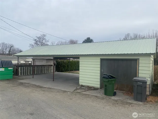 $280,000 | 220 West Apple Street, Omak, WA 98841