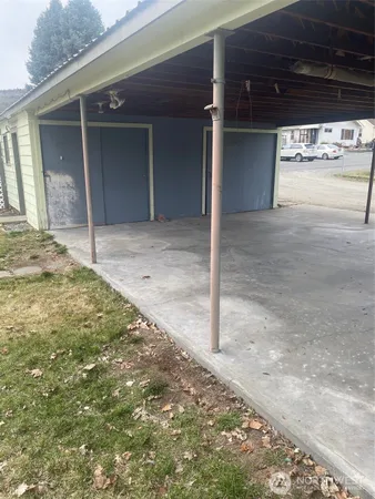 a view of a storage & utility room