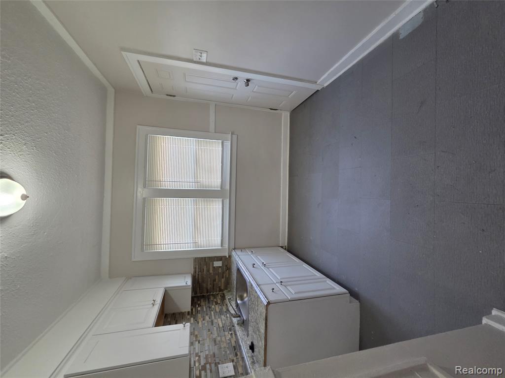 12047 Prairie Street Detroit, MI 48204 - Photo 7 of 12