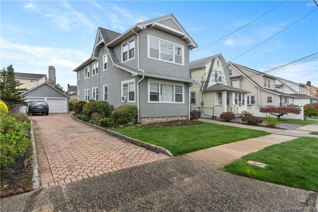 68 Stephenson Boulevard New Rochelle, NY 10801 - Photo 2 of 14