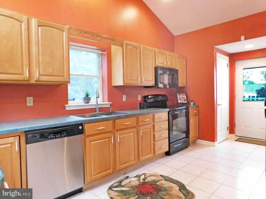 215 Devon Road Fairless Hills, PA 19030 - Photo 12 of 37 Kitchen