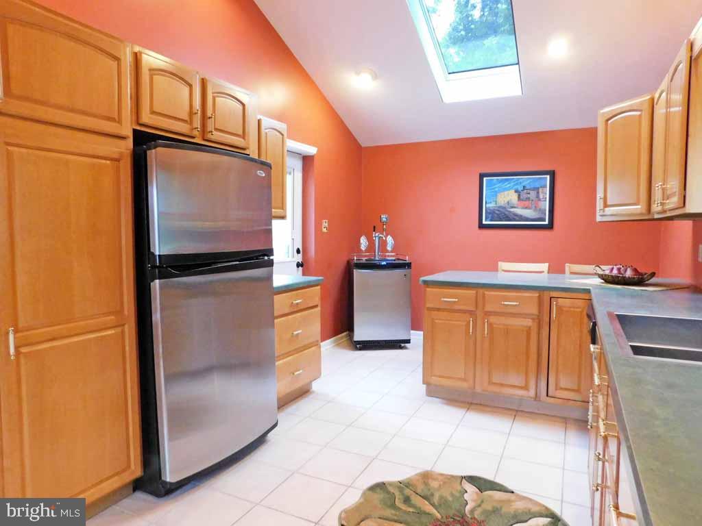 215 Devon Road Fairless Hills, PA 19030 - Photo 14 of 37 Kitchen