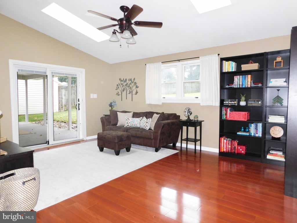 215 Devon Road Fairless Hills, PA 19030 - Photo 4 of 37 Family Room