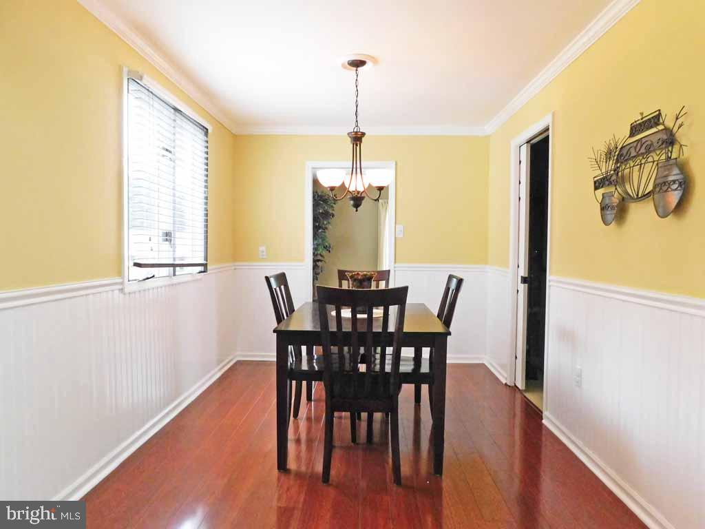 215 Devon Road Fairless Hills, PA 19030 - Photo 8 of 37 Dining Room