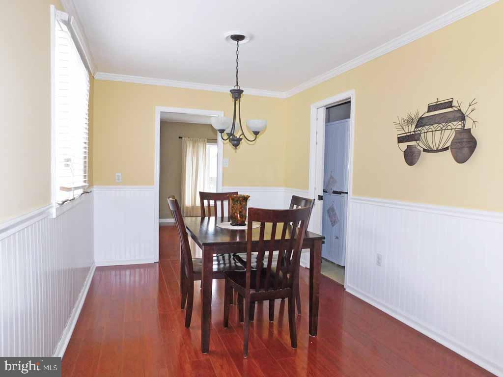 215 Devon Road Fairless Hills, PA 19030 - Photo 9 of 37 Dining Room