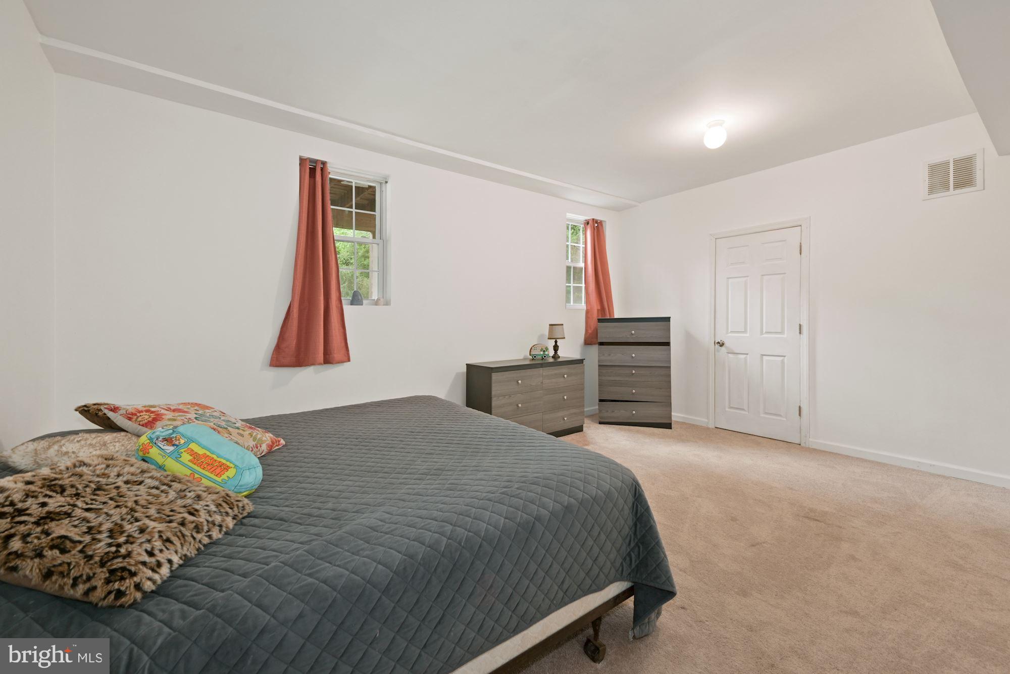 125 Blue Anchor Road Sicklerville, NJ 08081 - Photo 28 of 43 Lower Level Bedroom #1 walk in closet