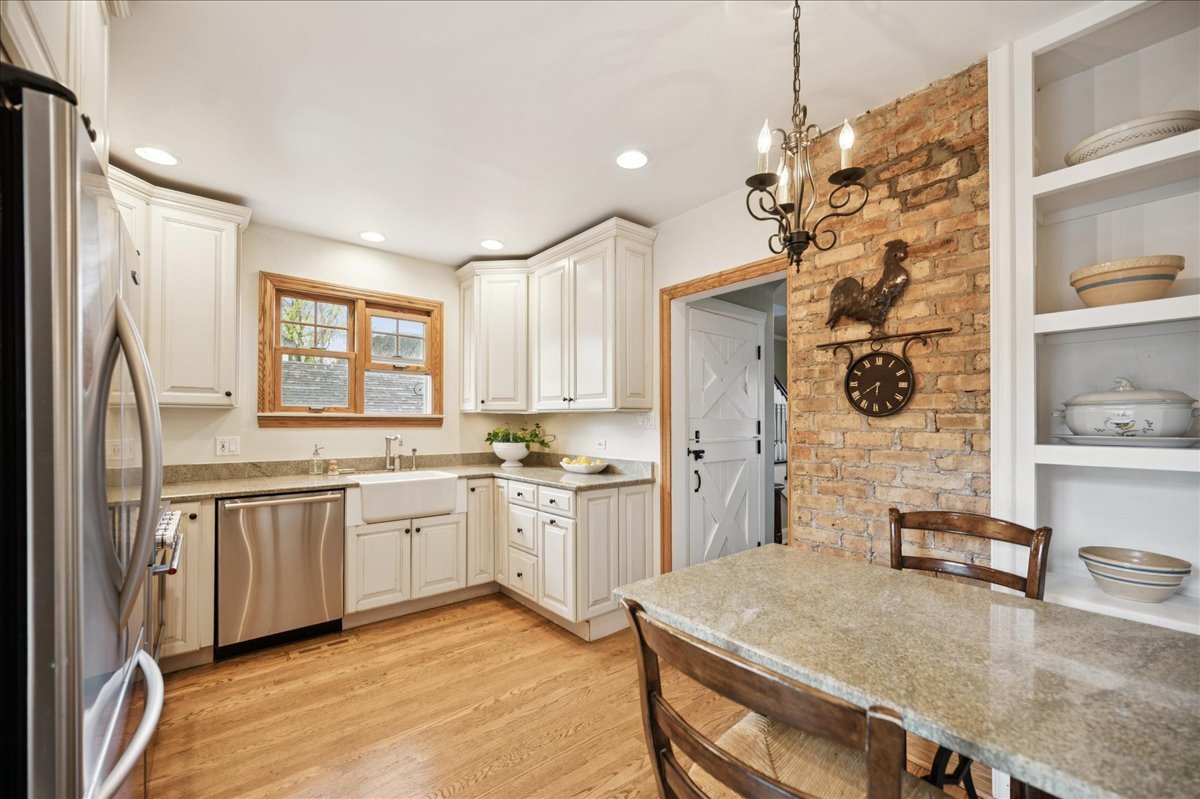 932 Ash Street Winnetka, IL 60093 - Photo 15 of 33