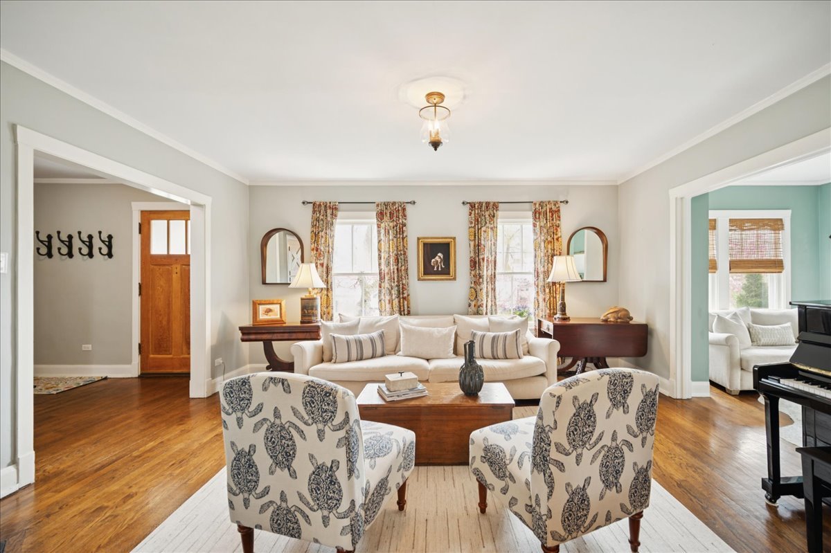 932 Ash Street Winnetka, IL 60093 - Photo 5 of 33