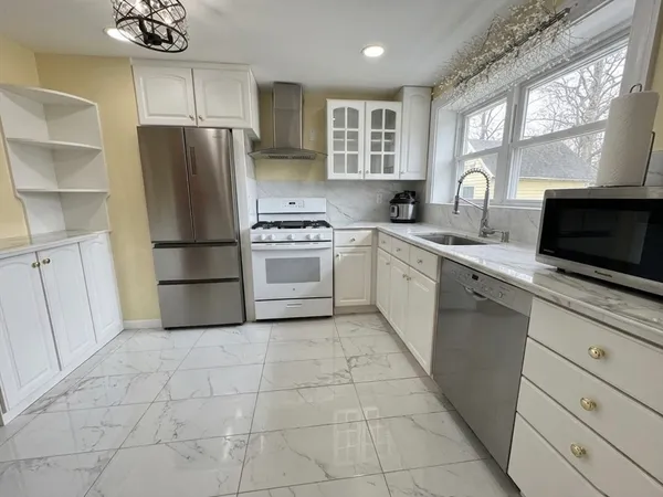 $4,000 | 66 Harrison Avenue, Woburn, MA 01801