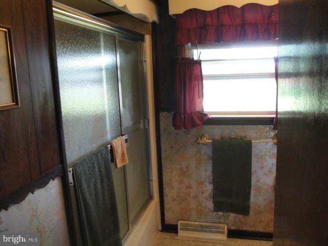 7310 Mountaindale Road Frederick, MD 21702 - Photo 7 of 30 Hallway bathroom