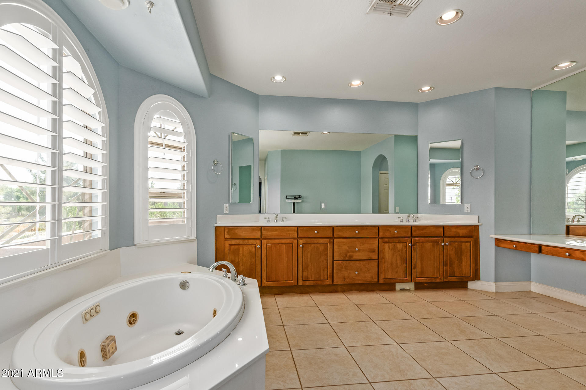 4657 South Ranger Court Gilbert, AZ 85297 - Photo 33 of 62 Master bath