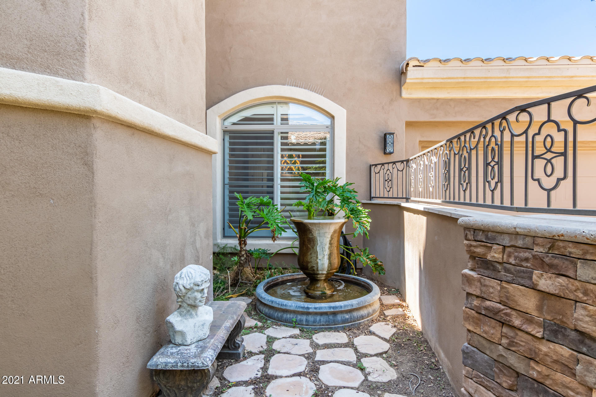 4657 South Ranger Court Gilbert, AZ 85297 - Photo 4 of 62 Courtyard Entry