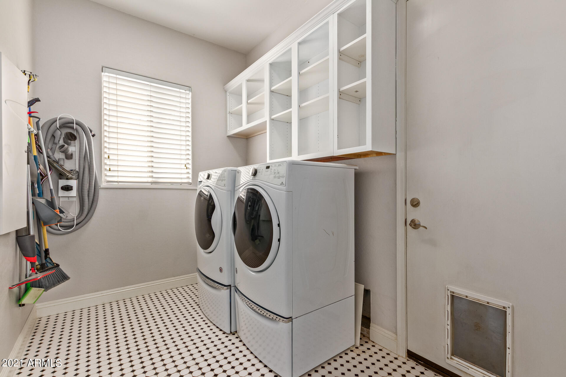4657 South Ranger Court Gilbert, AZ 85297 - Photo 48 of 62 Downstairs laundry