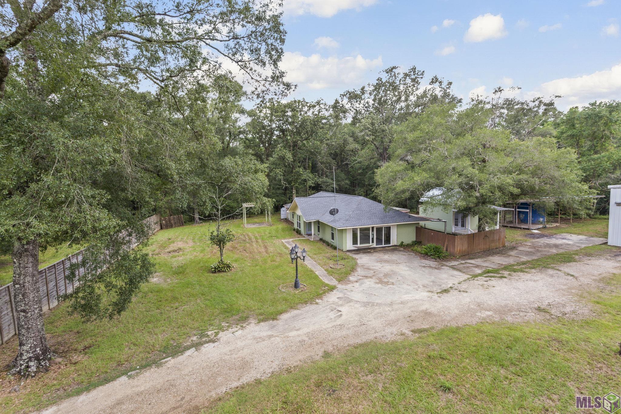 7640 Pettit Road Baker, LA 70714 - Photo 2 of 23