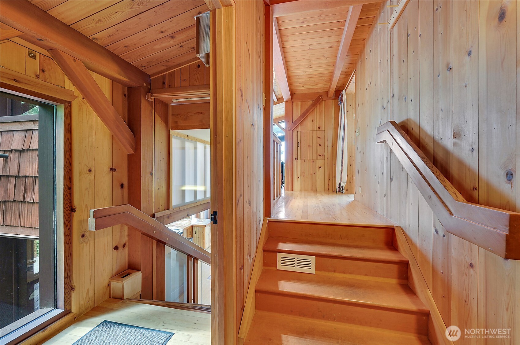 861 Griffith Point Road Nordland, WA 98358 - Photo 18 of 38 a view of an entryway