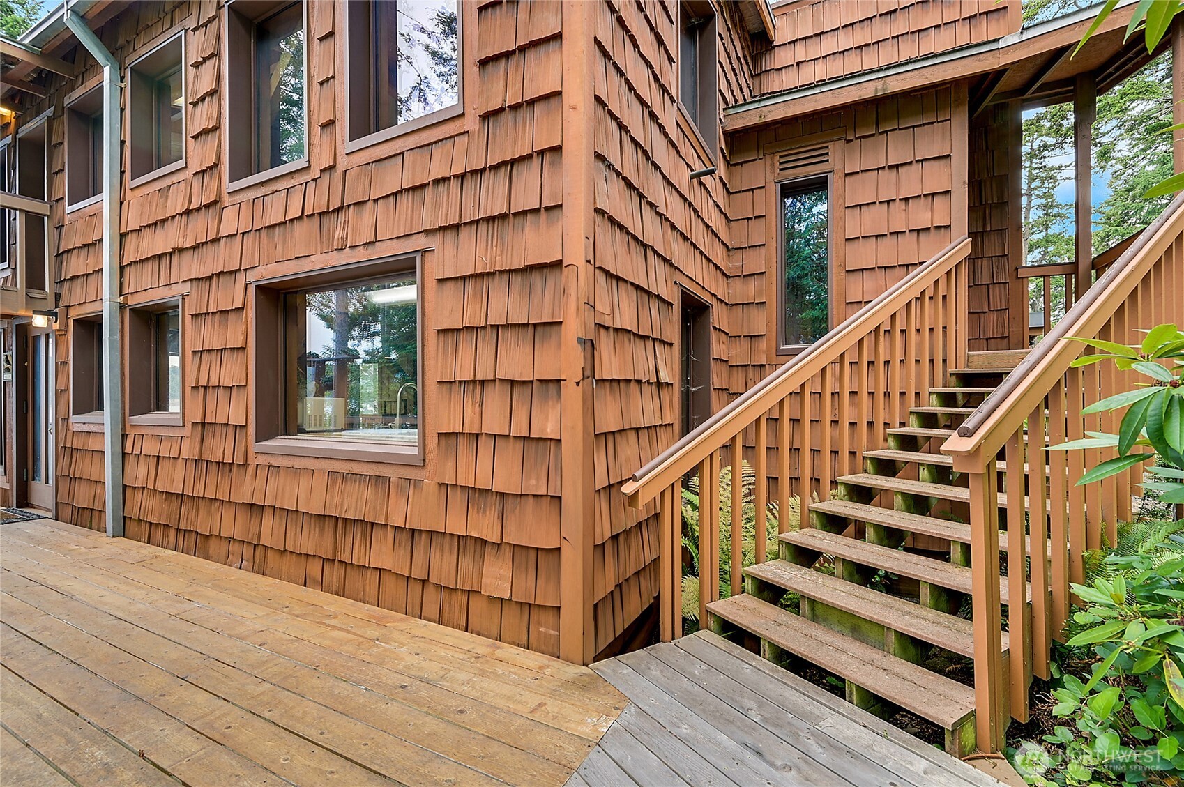 861 Griffith Point Road Nordland, WA 98358 - Photo 3 of 38 a view of entryway with a balcony