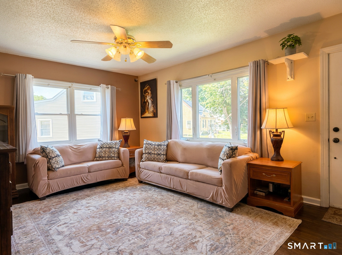 33 Salem Road East Hartford, CT 06118 - Photo 3 of 24