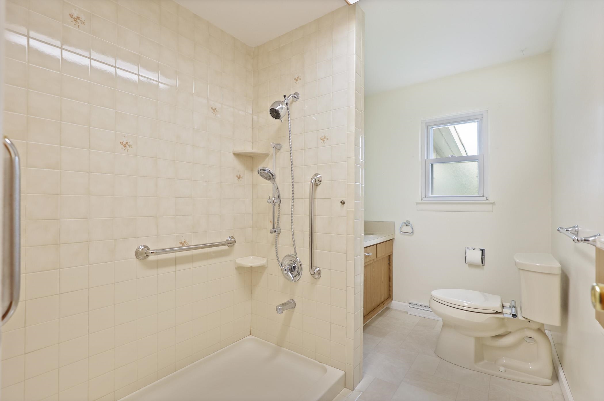 1018 South Huron Road Kawkawlin, MI 48631 - Photo 20 of 41 Gallery Image 20