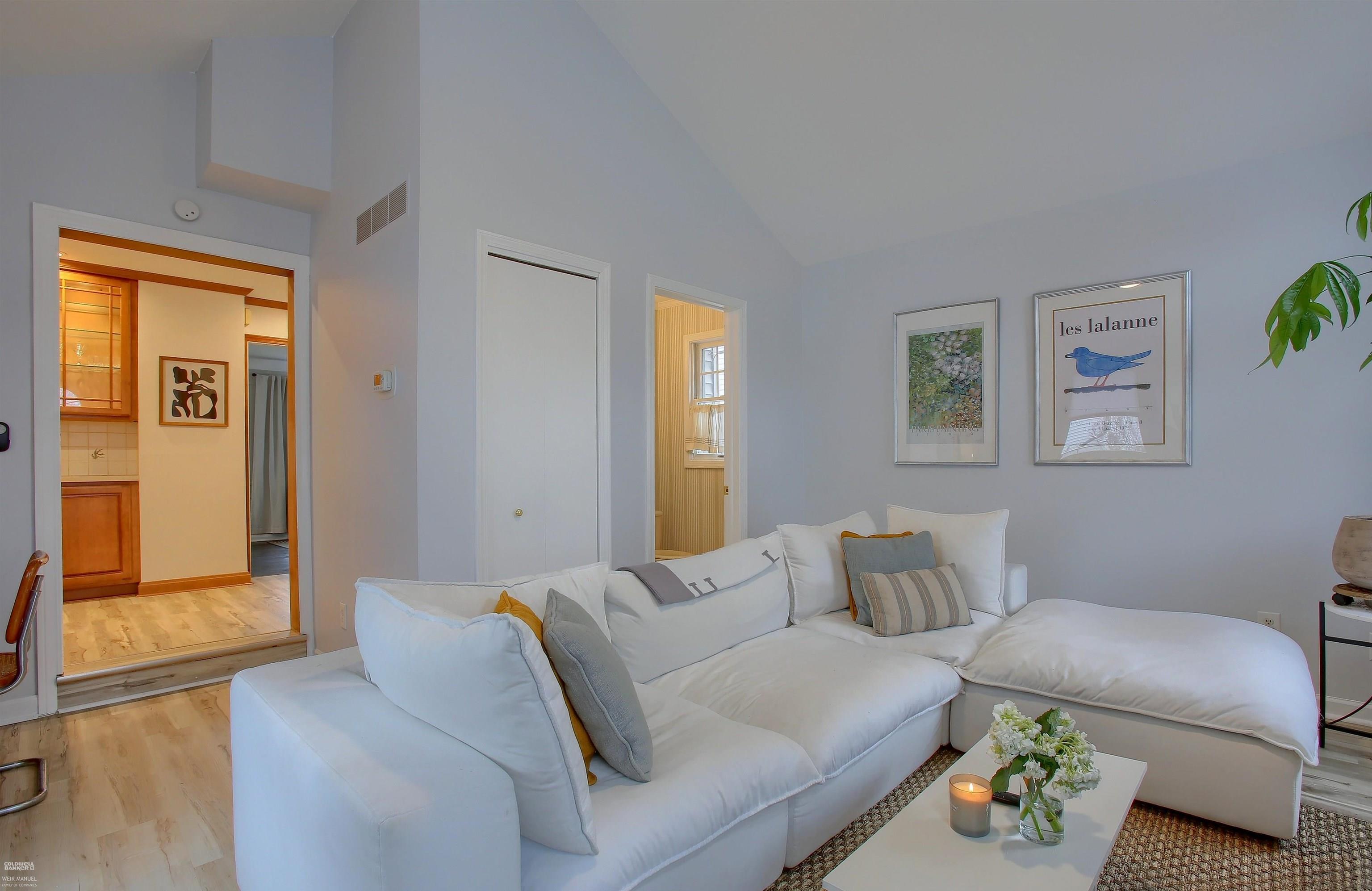 2168 Hampton Road Grosse Pointe Woods, MI 48236 - Photo 14 of 26