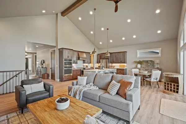 $1,225,000 | 14303 East 39th Lane, Spokane, WA 99206