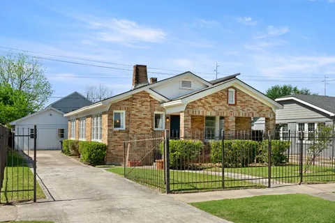 $299,000 | 2502 Rosewood Street, Houston, TX 77004