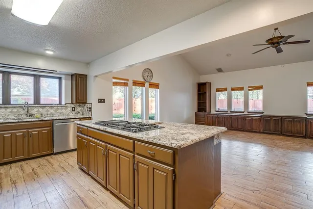 $655,000 | 5800 End O Trail, Fort Worth, TX 76112