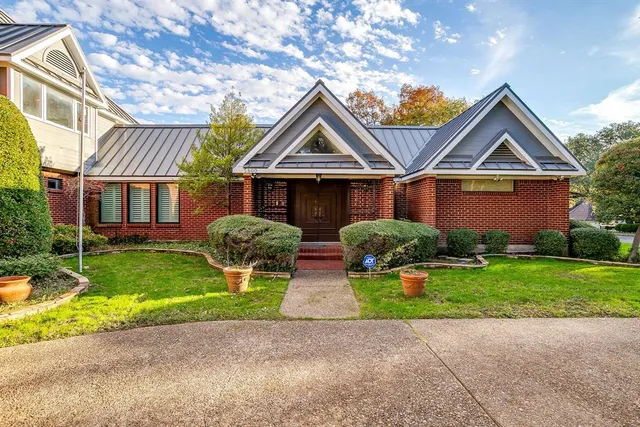 $655,000 | 5800 End O Trail, Fort Worth, TX 76112