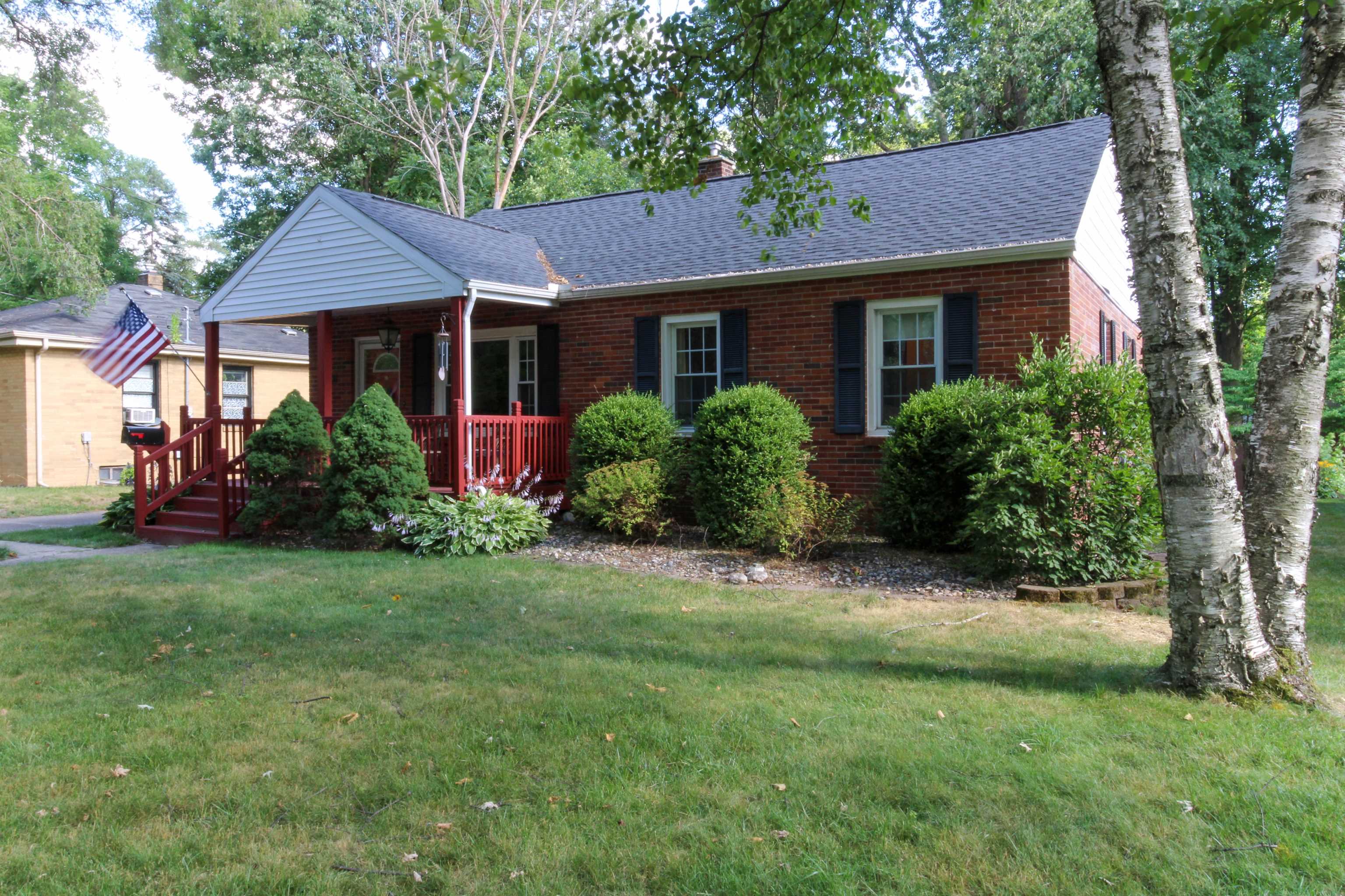 218 East Sugnet Road Midland, MI 48642 - Photo 3 of 19 1903190-2.JPG