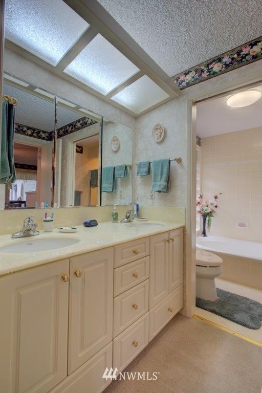 15235 Southeast 132nd Street Renton, WA 98059 - Photo 11 of 24