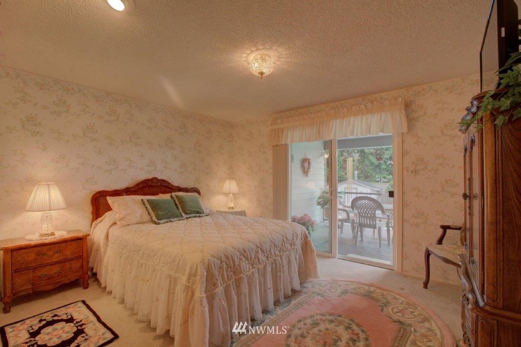 15235 Southeast 132nd Street Renton, WA 98059 - Photo 14 of 24