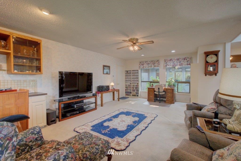 15235 Southeast 132nd Street Renton, WA 98059 - Photo 8 of 24
