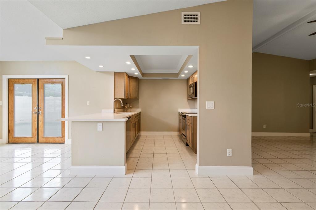 14918 Old Pointe Road Tampa, FL 33613 - Photo 14 of 46