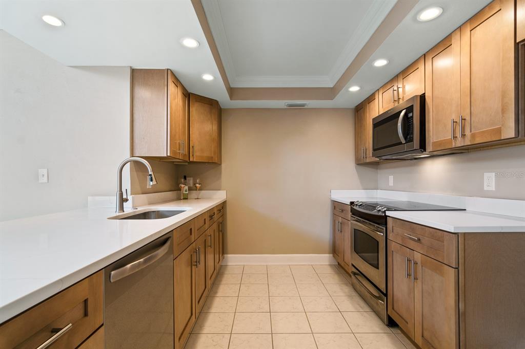 14918 Old Pointe Road Tampa, FL 33613 - Photo 18 of 46