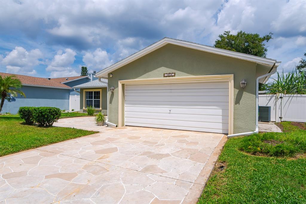 14918 Old Pointe Road Tampa, FL 33613 - Photo 4 of 46